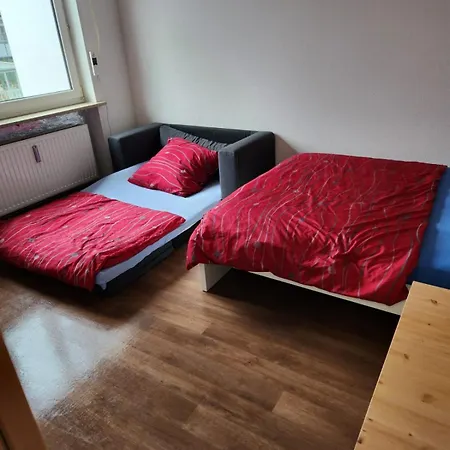 Einfache 1-zimmer In Apartment *